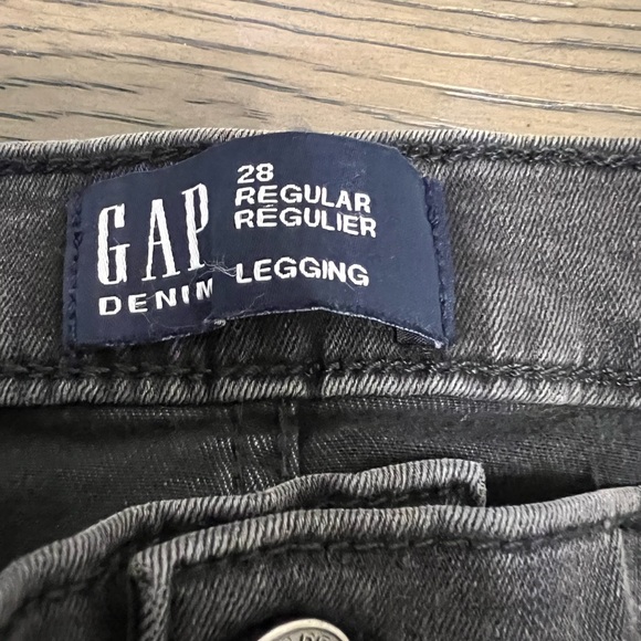 Gap jeggings distressed cuffs - Picture 2 of 4